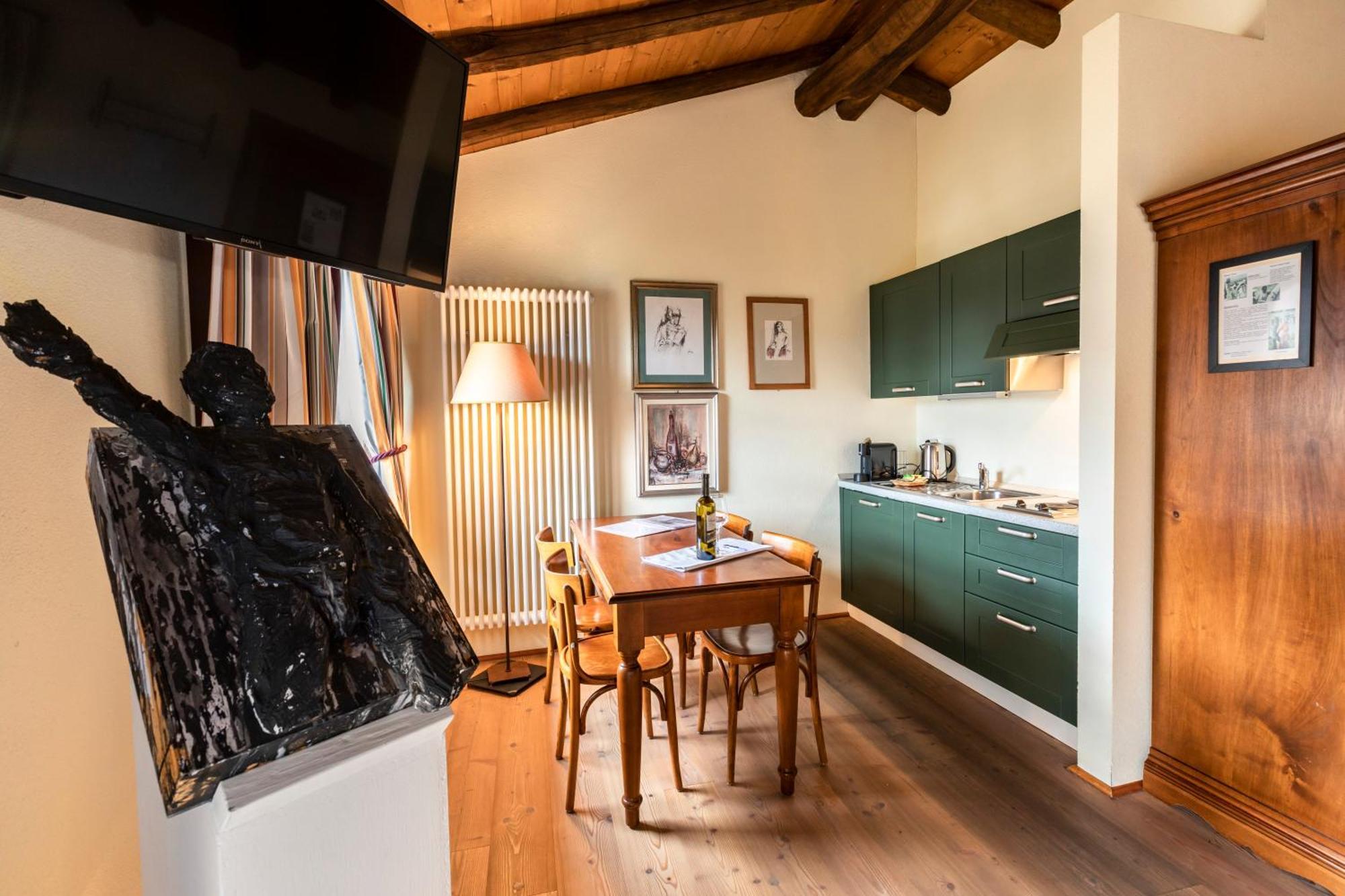 Wine & Art Relais Vallombrosa Castelrotto Ruang foto